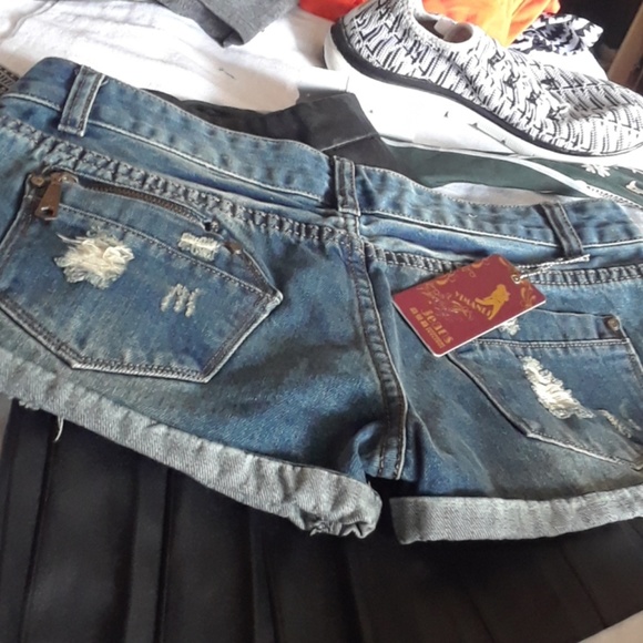 Booty shorts. NWT. Redial jeans - Picture 5 of 6